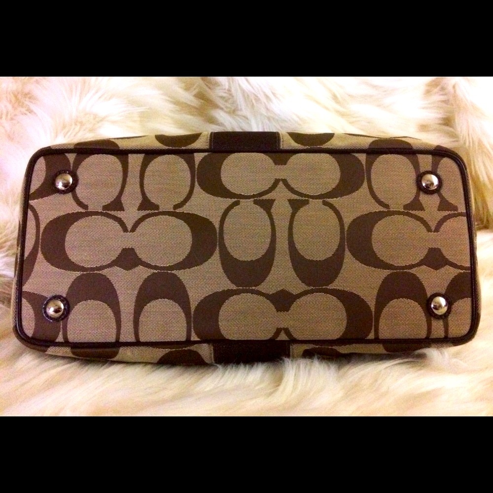 Coach Tan Beige Brown Cloth Ball Clasp Pattern Business Casual Purse Handbag - Picture 6 of 7